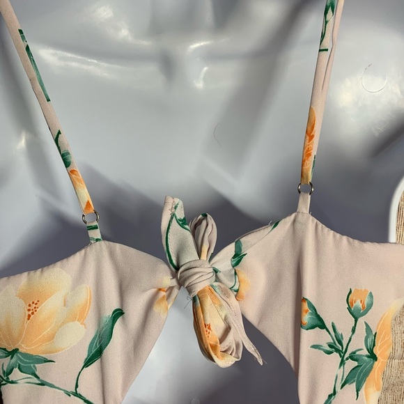 Romper Size Small - Picture 4 of 8